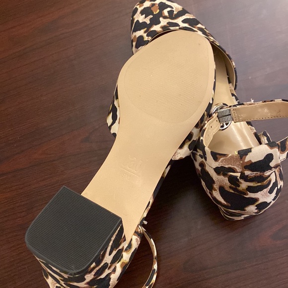 Cabi Kiki Shoes Women's Size 9 M Ankle Strap Leopard Animal Print Heels - Picture 4 of 6